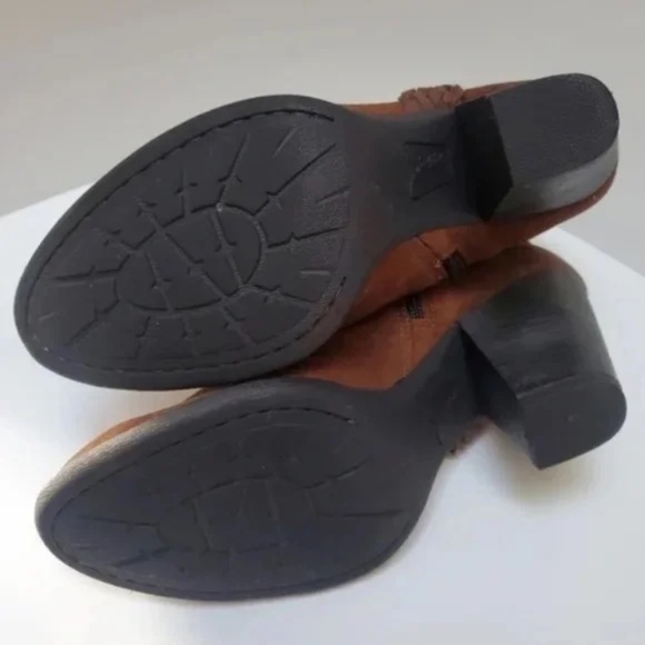 B.O.C. Suede Western Heeled Booties 7/7.5 - Picture 4 of 4